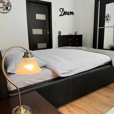 Ada'S Luxury Apartament&Studio - Old City Braşov Exteriör bild