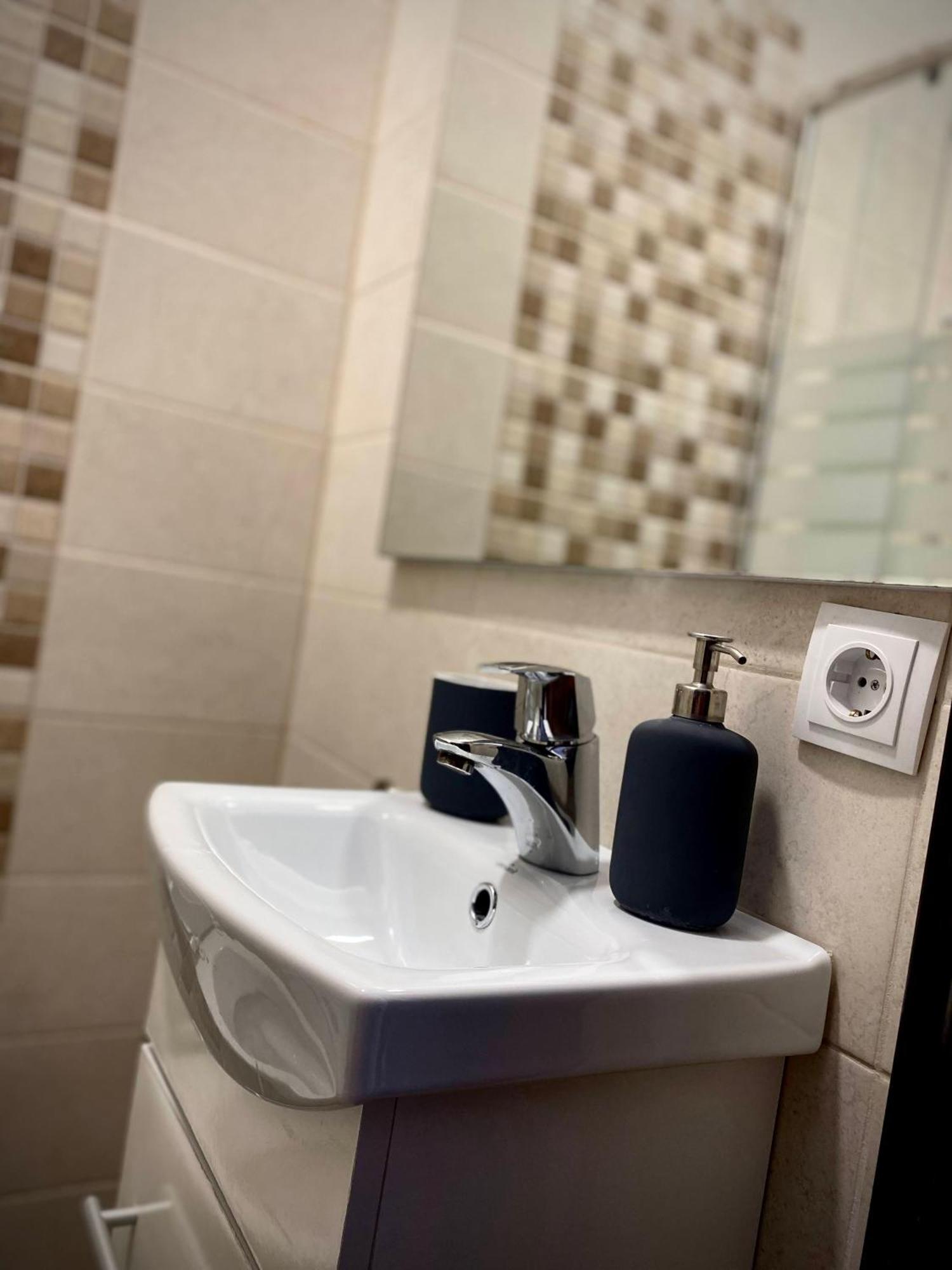Ada'S Luxury Apartament&Studio - Old City Braşov Exteriör bild