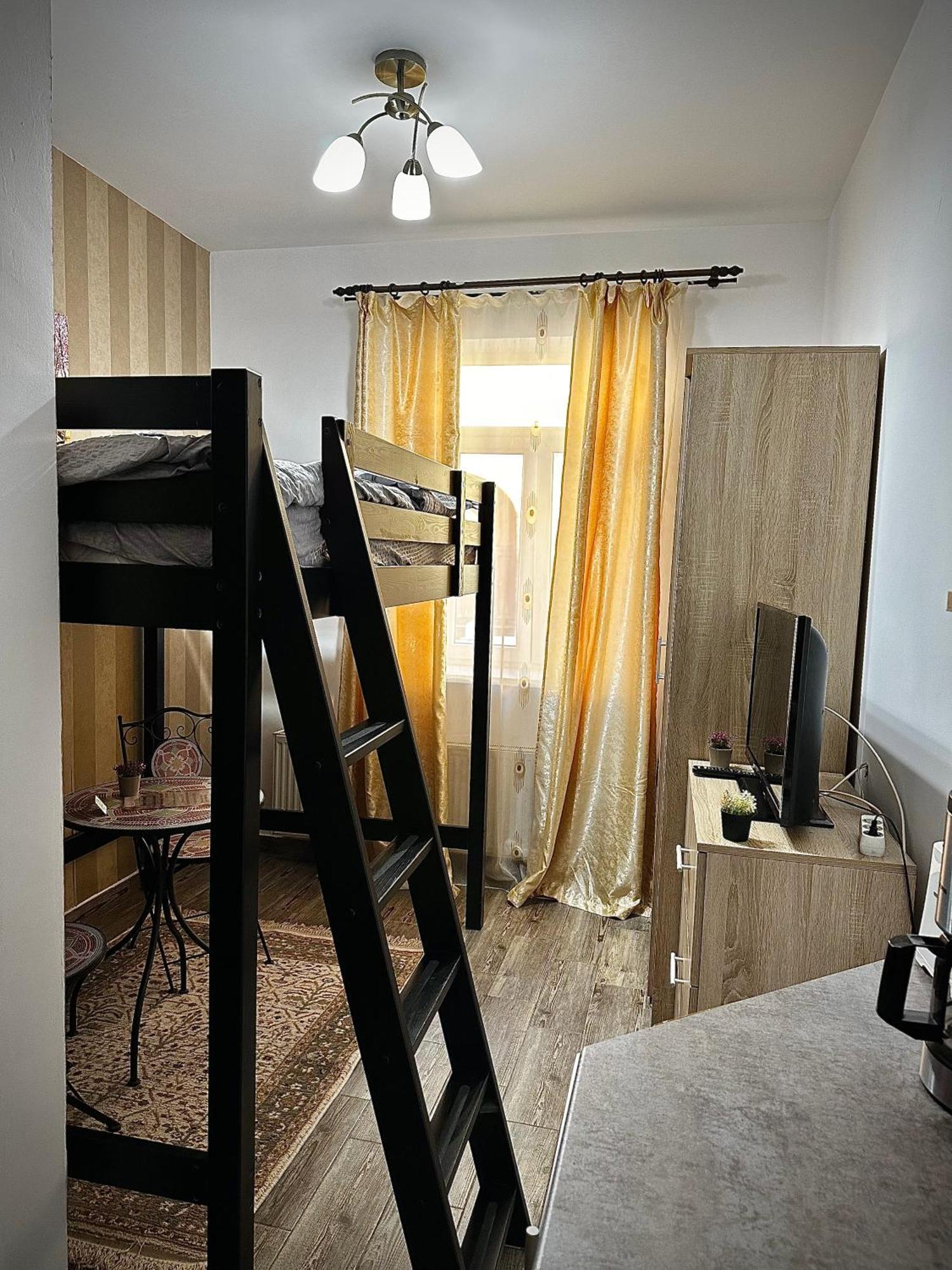 Ada'S Luxury Apartament&Studio - Old City Braşov Exteriör bild