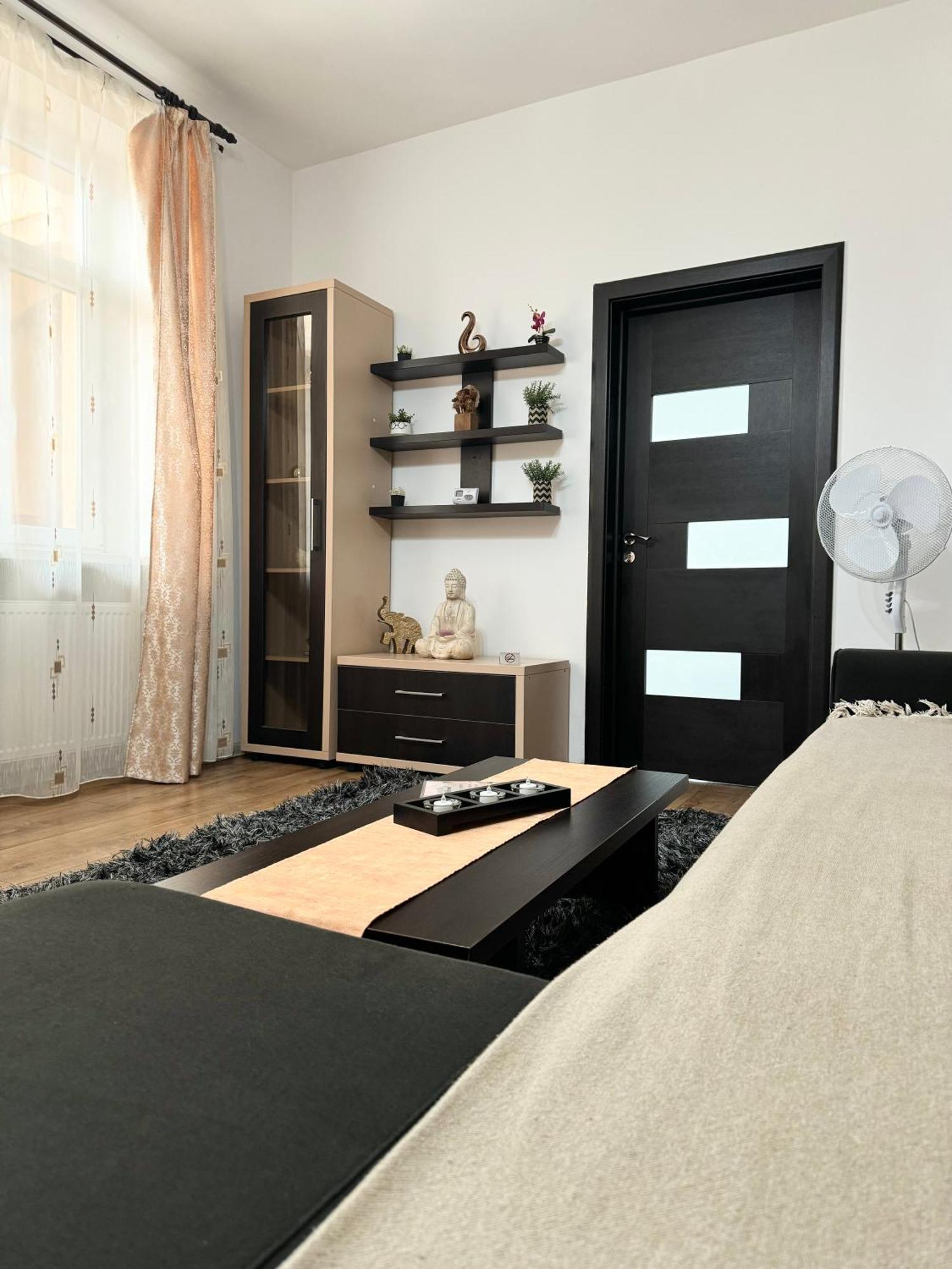 Ada'S Luxury Apartament&Studio - Old City Braşov Exteriör bild