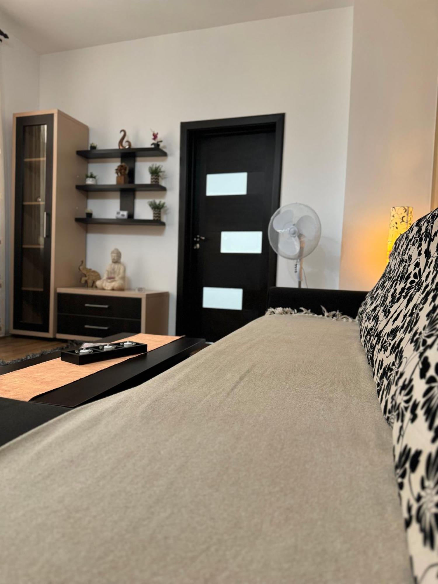 Ada'S Luxury Apartament&Studio - Old City Braşov Exteriör bild