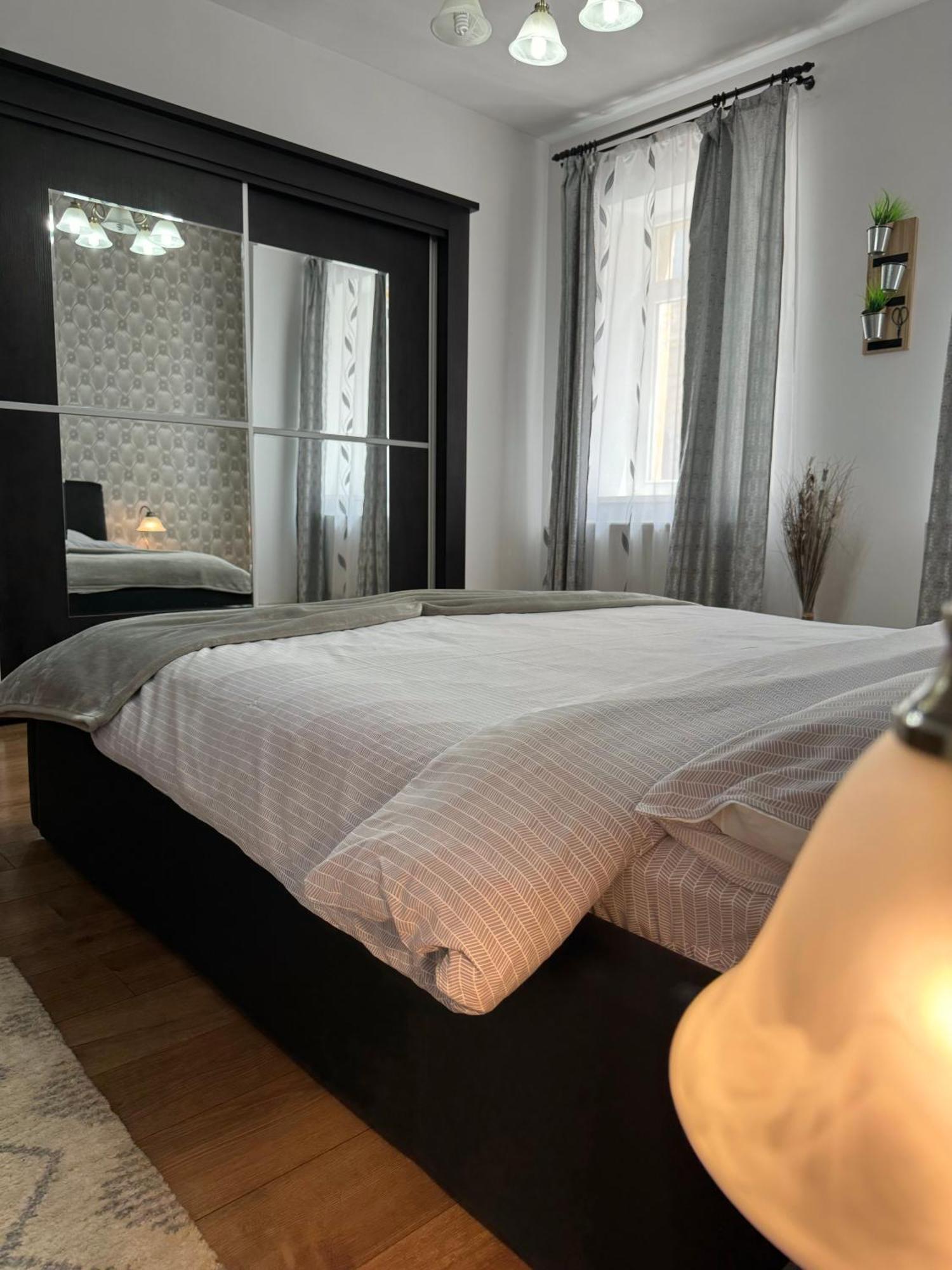 Ada'S Luxury Apartament&Studio - Old City Braşov Exteriör bild