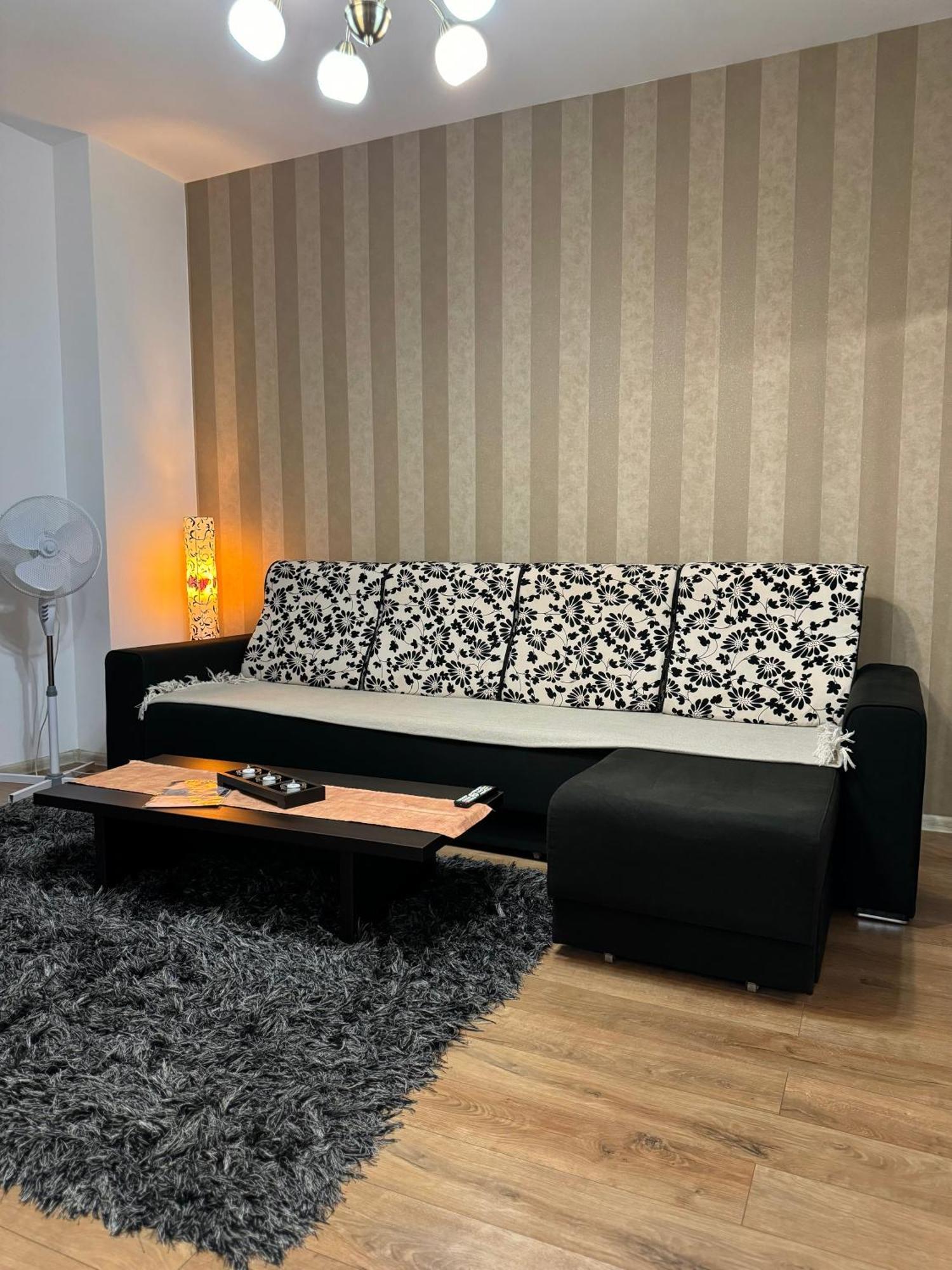 Ada'S Luxury Apartament&Studio - Old City Braşov Exteriör bild